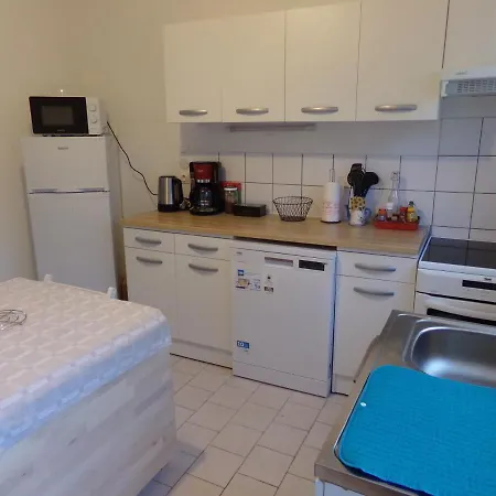 Le Blason Du Poete Feriehus Mayet